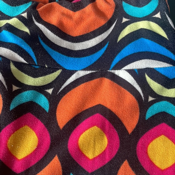 LuLaRoe one size leggings - super bright - Picture 3 of 5